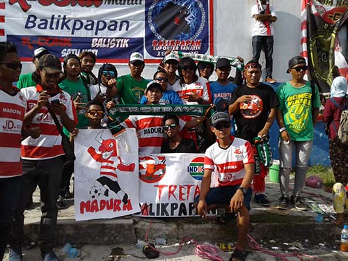 k-conk-dan-bonek-di-balikpapan